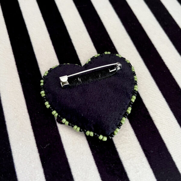 Broche Cœur Kaki – Image 2