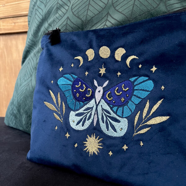 Pochette Velours Belle de Nuit Bleu Grand format – Image 2