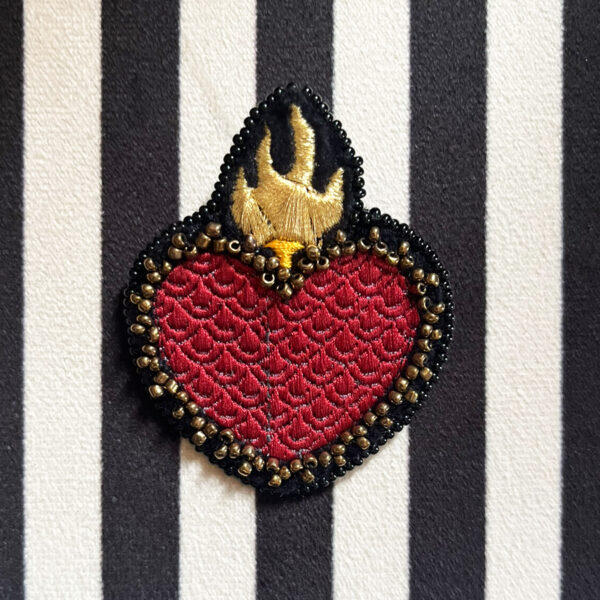 Broche Coeur Sacré Rouge