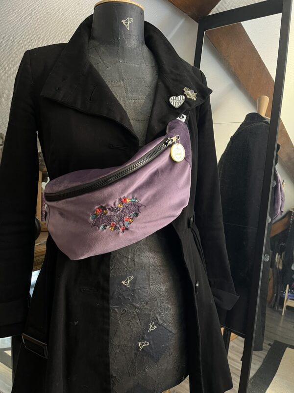Sac Banane✨Chauve-souris✨en velours violet – Image 5