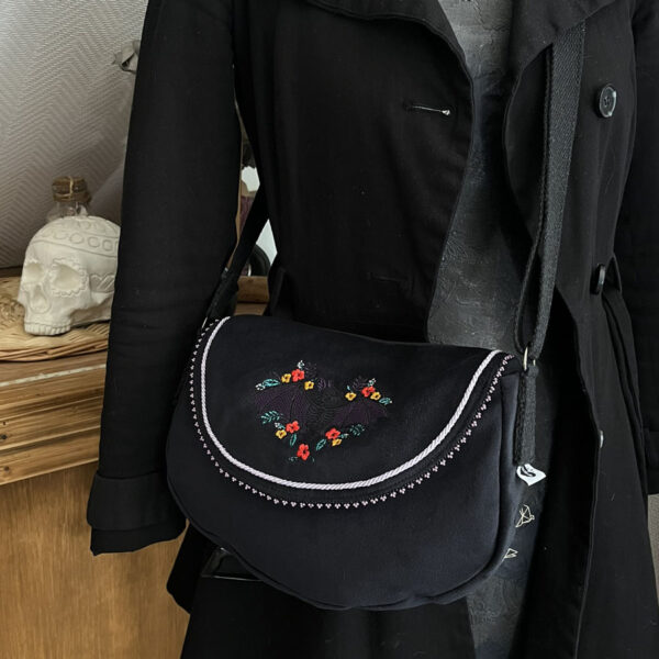 Sac Besace perlée✨Chauve-souris✨en velours noir – Image 4