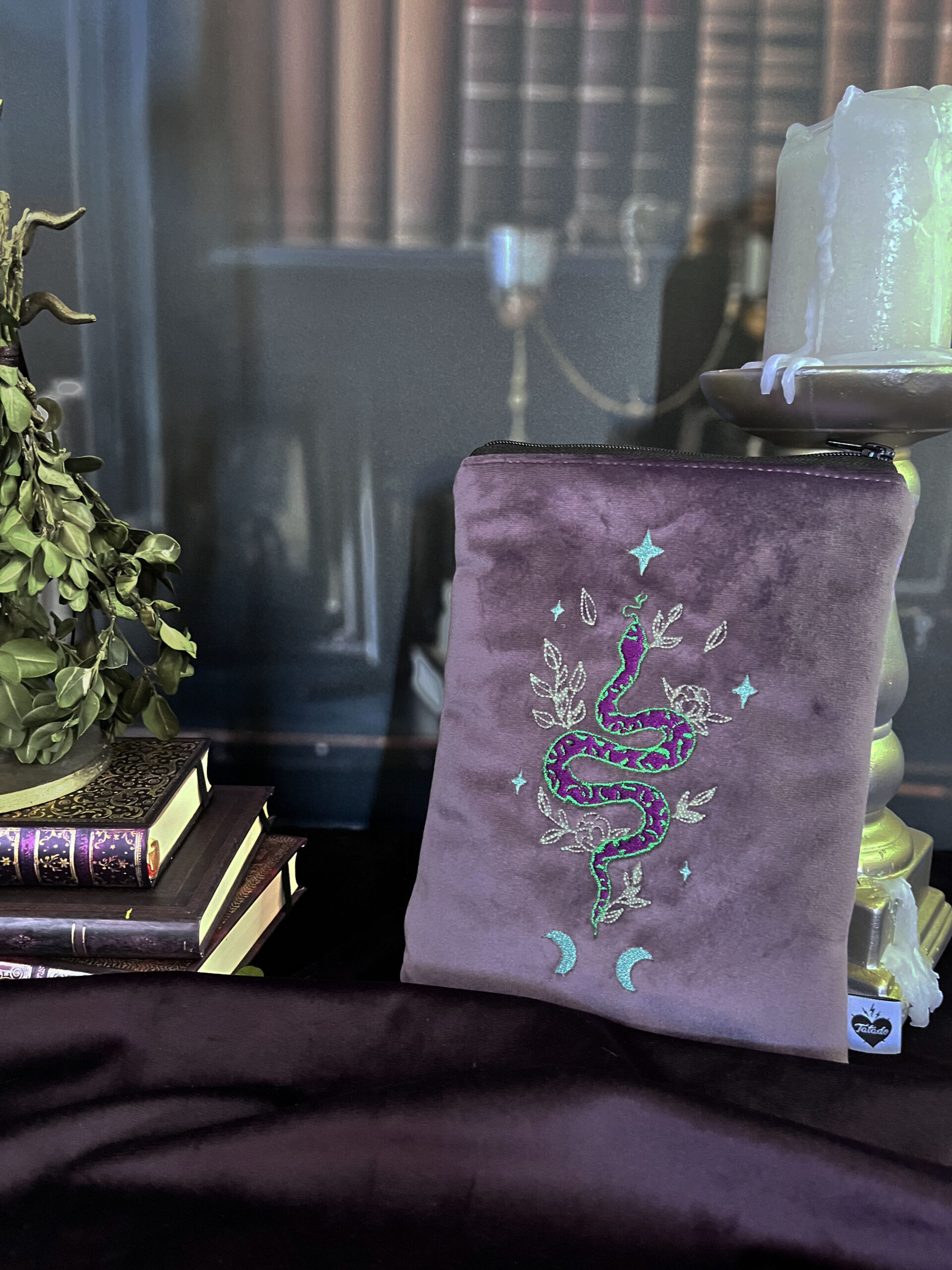 Pochette à liseuse/livre de poche Lune Ophidienne