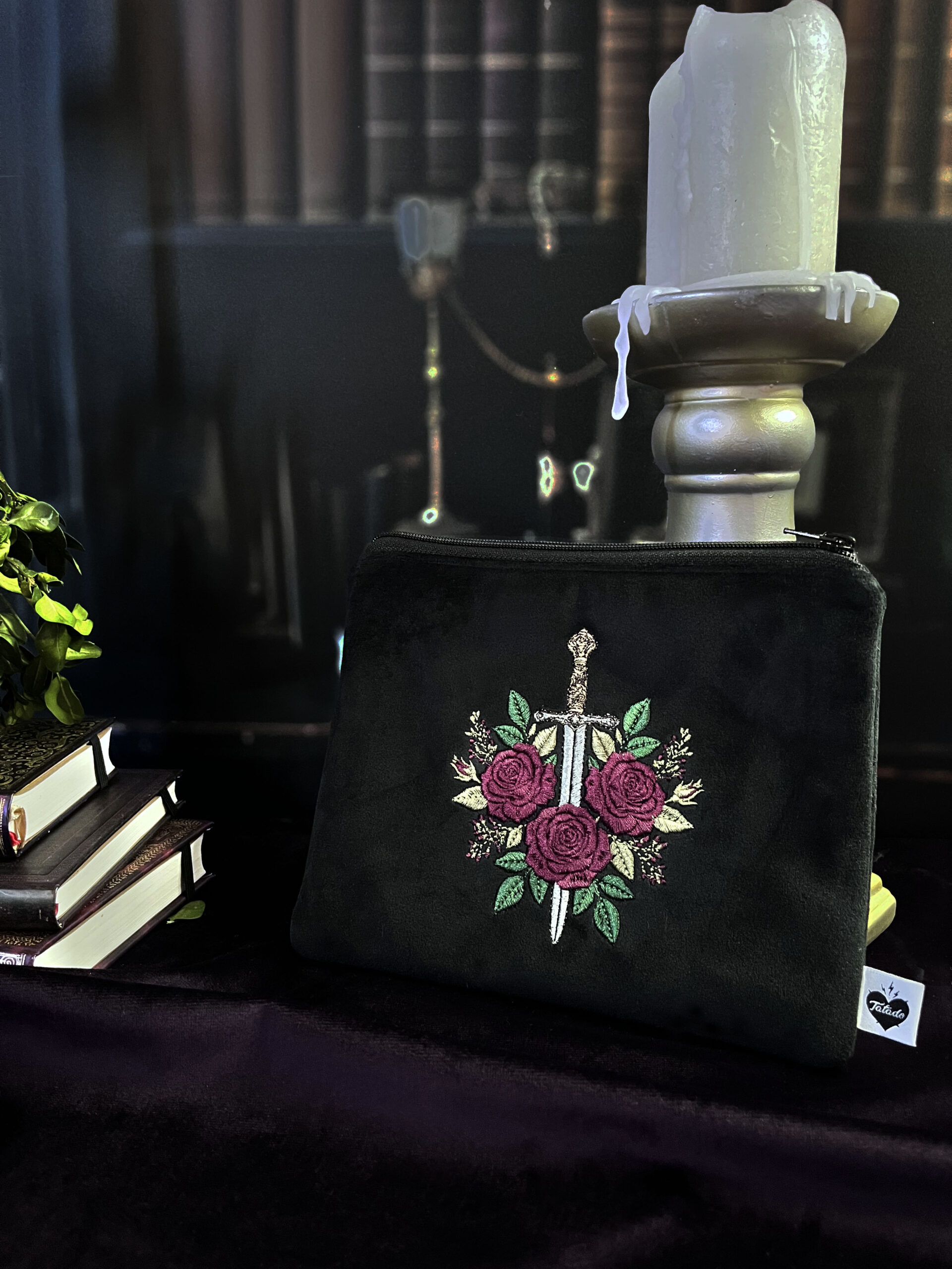 Pochette de rangement Épée et roses