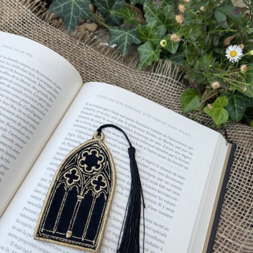 Marque-page "Le Vitrail des Ombres" velours noir et doré