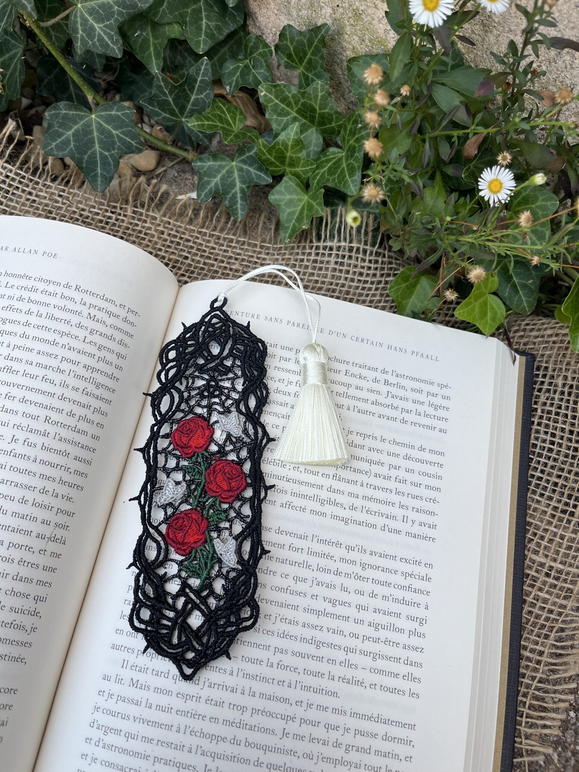 Marque-page "De roses et de ronces" Noir et rouge